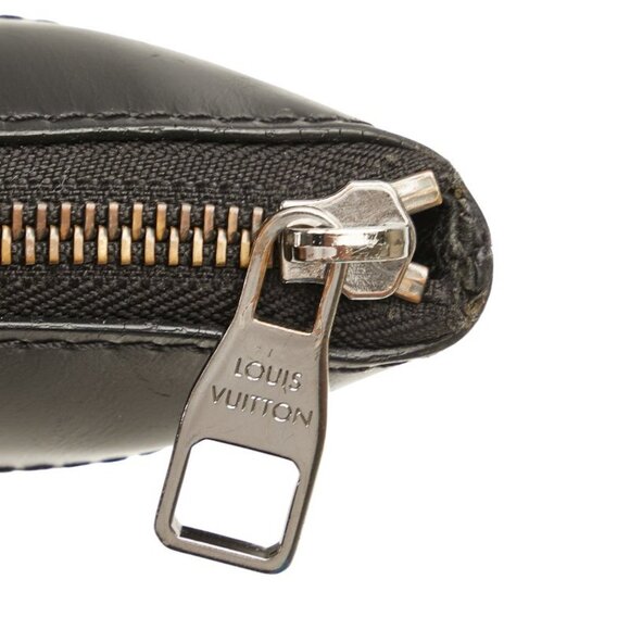 LOUIS VUITTON Black Monogram Leather Pouch - Picture 5 of 10